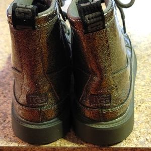 AUTHENTIC UGG BOOT SHOES